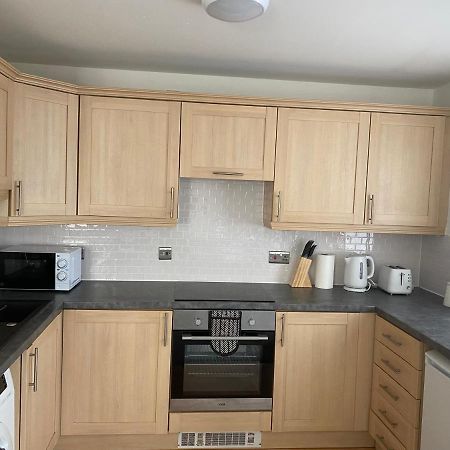Marine Viewing 2 Bedrooms Flat Manchester Exterior photo