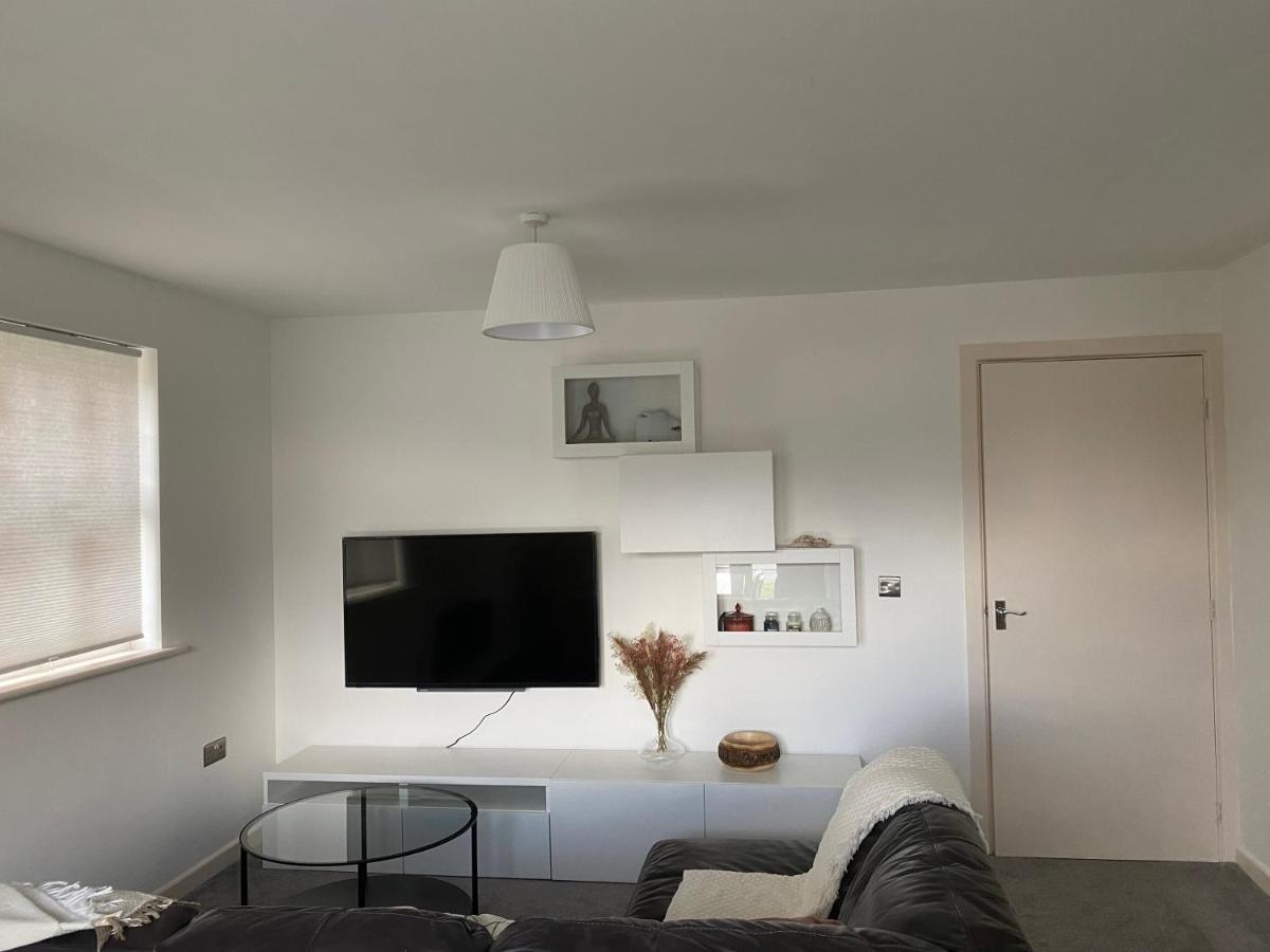 Marine Viewing 2 Bedrooms Flat Manchester Exterior photo