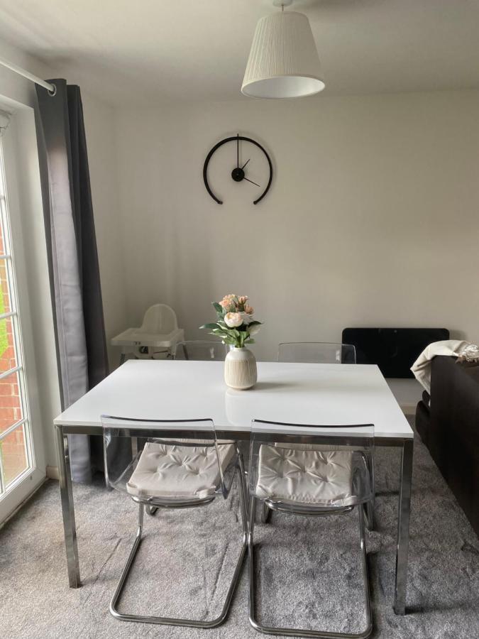Marine Viewing 2 Bedrooms Flat Manchester Exterior photo