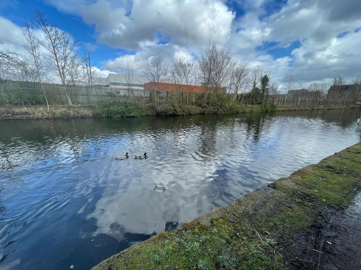 Marine Viewing 2 Bedrooms Flat Manchester Exterior photo